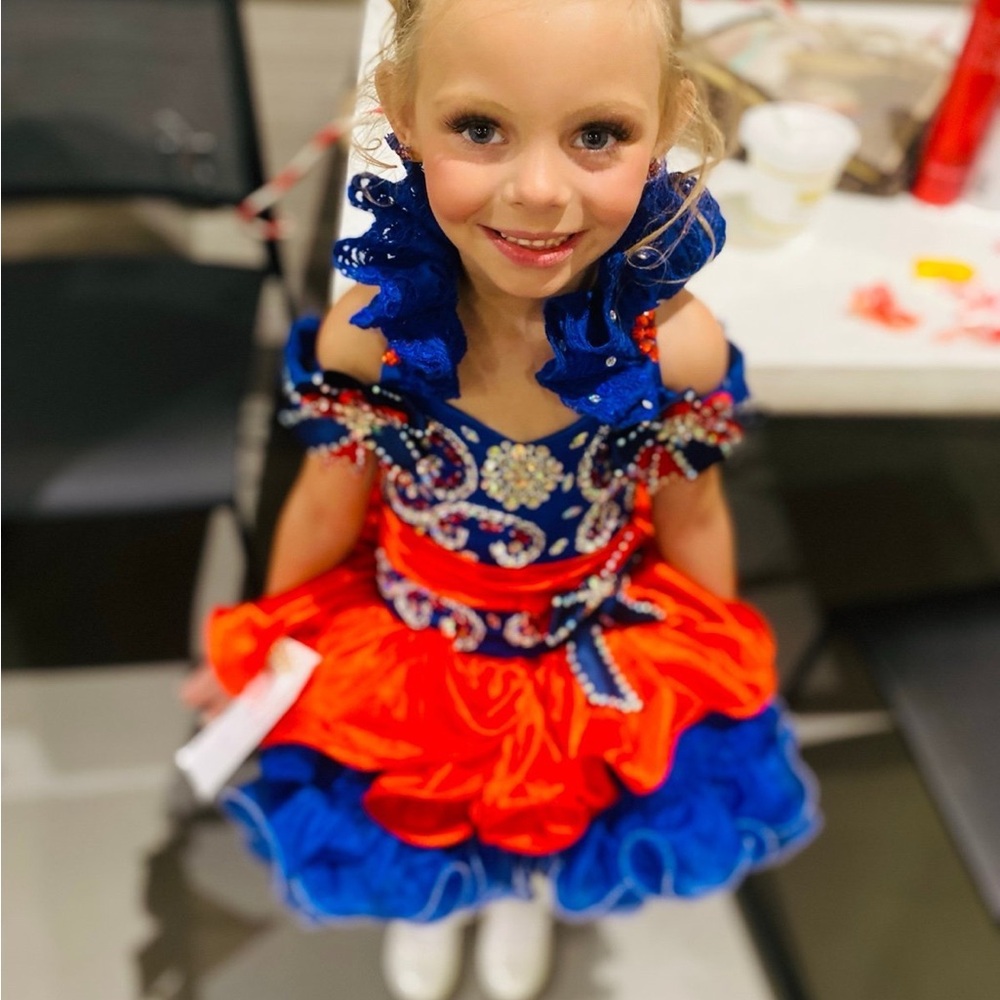 Pageant dress - Picture 2 of 3